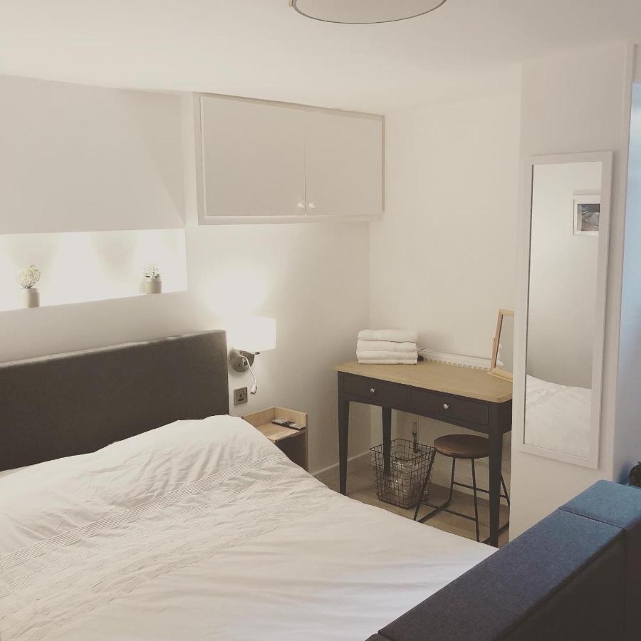 One One Five Apartment Свонсі Екстер'єр фото