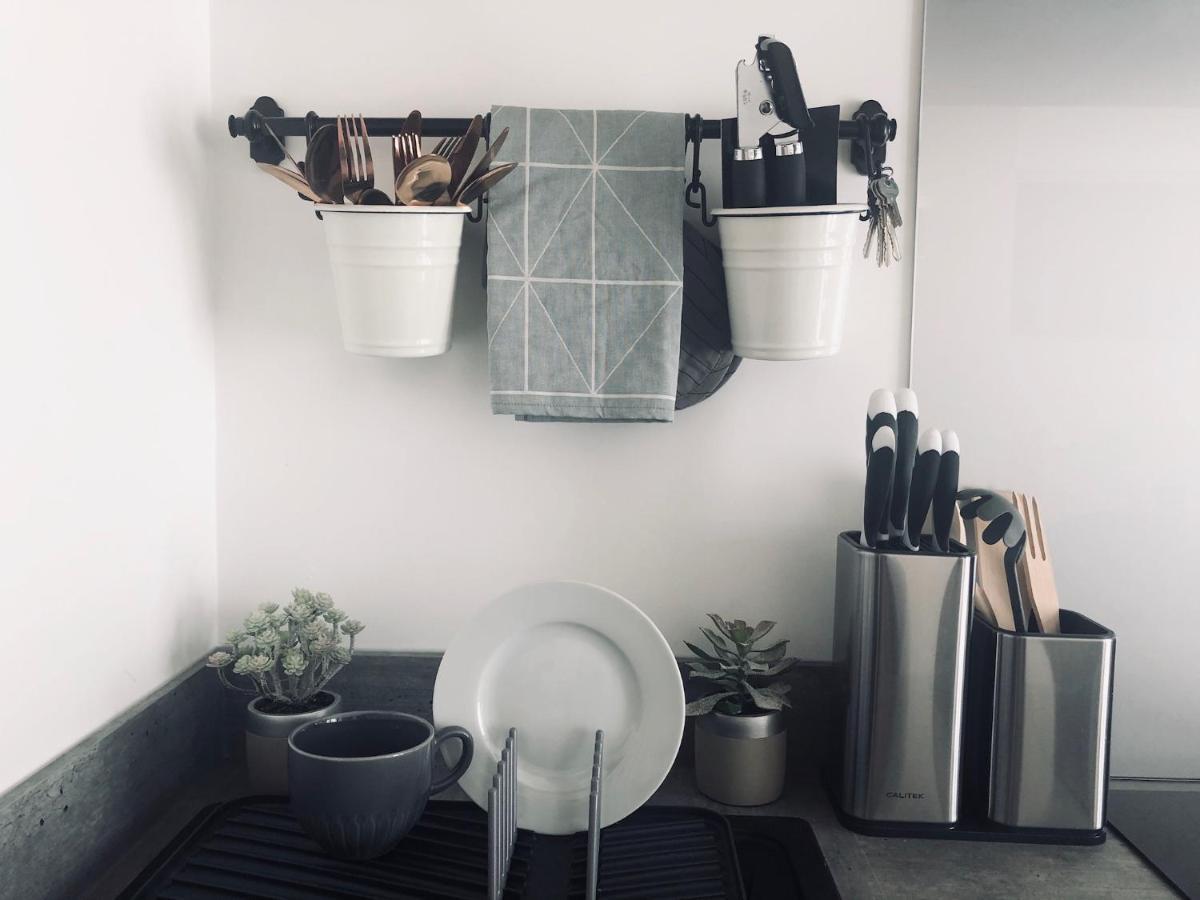 One One Five Apartment Свонсі Екстер'єр фото