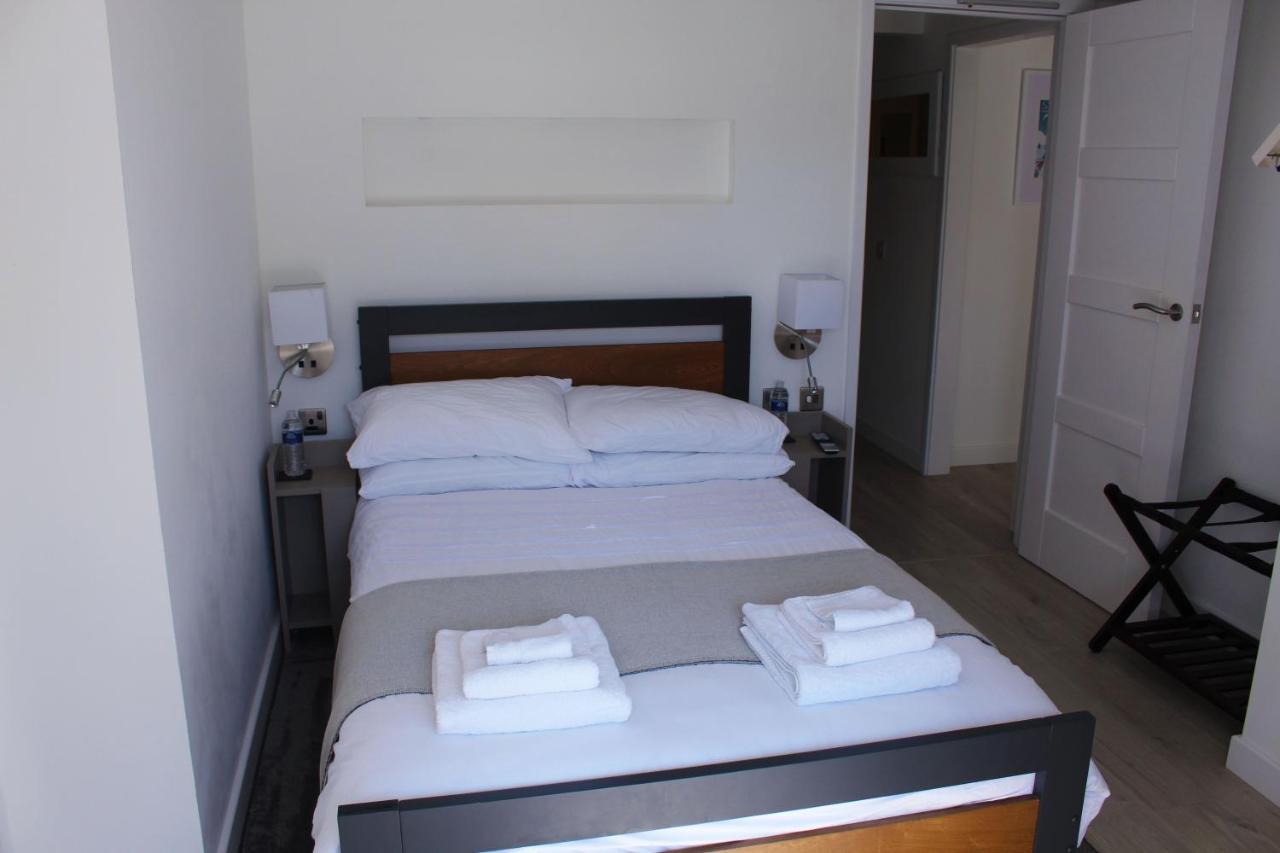 One One Five Apartment Свонсі Екстер'єр фото